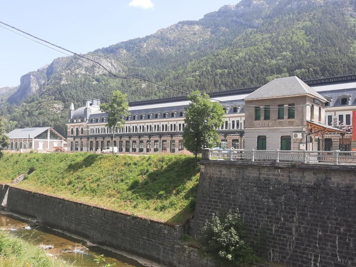 Acogedor Y Calido Apartamento Con Vistas A La Montana Canfranc Exterior photo